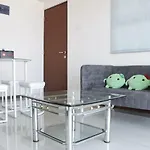Modern Look 2Br Gateway Pasteur Apartment By Travelio
